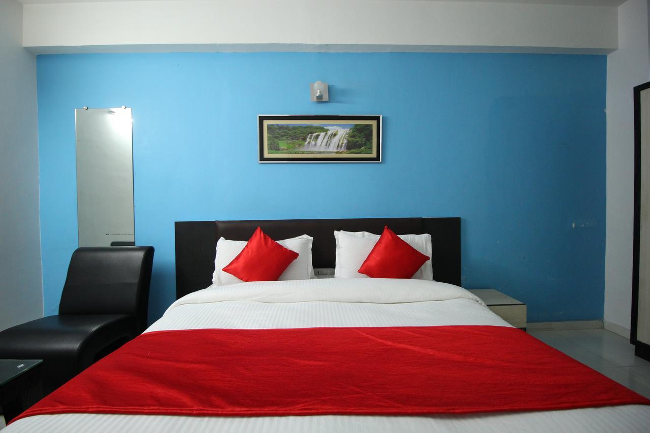 Hotel Hillton Gandhinagar Exterior foto