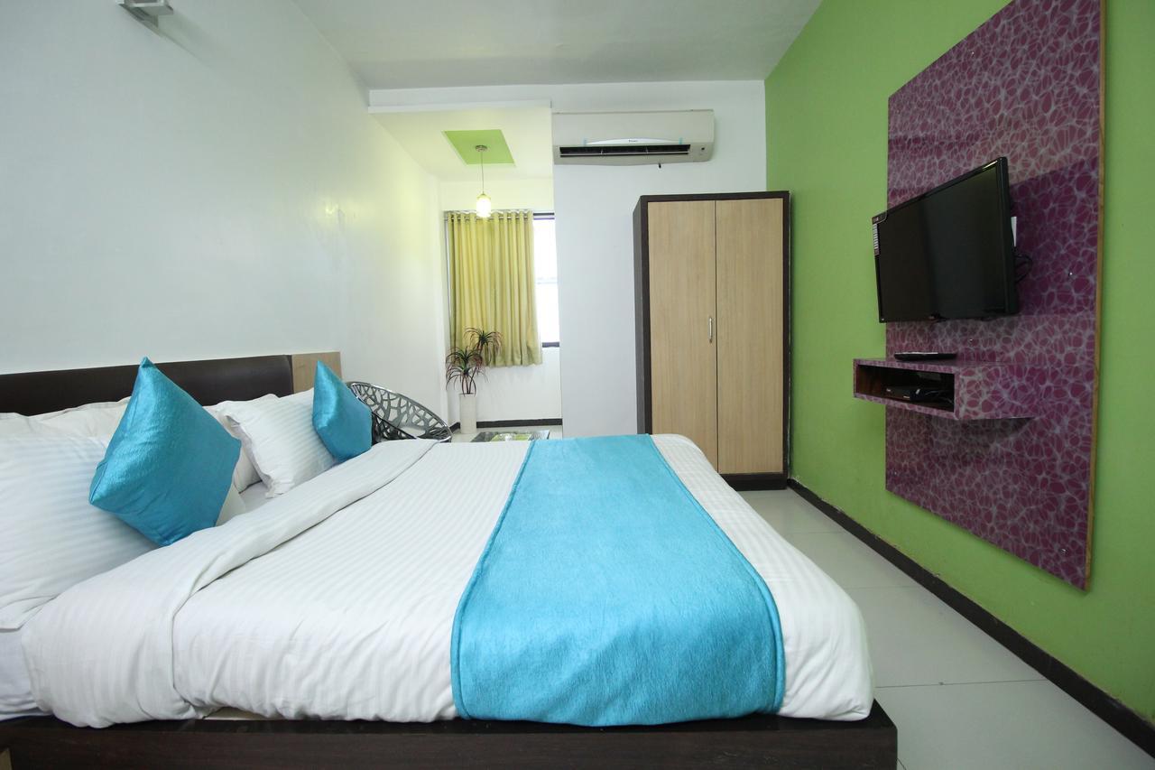 Hotel Hillton Gandhinagar Exterior foto