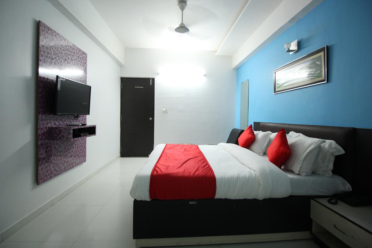 Hotel Hillton Gandhinagar Exterior foto