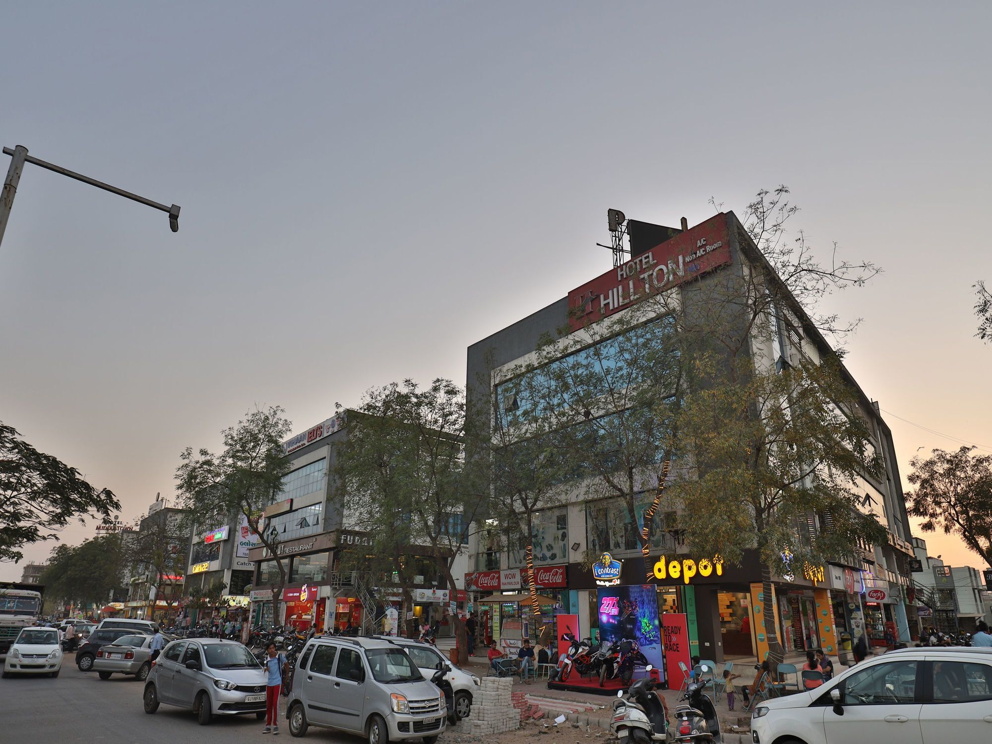Hotel Hillton Gandhinagar Exterior foto